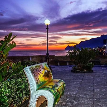 Вілла Torrevarata Vacanze Санта-Тереза-ді-Рива Екстер'єр фото
