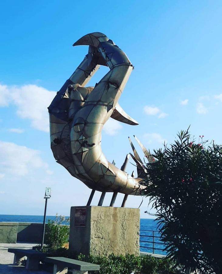 Вілла Torrevarata Vacanze Санта-Тереза-ді-Рива Екстер'єр фото