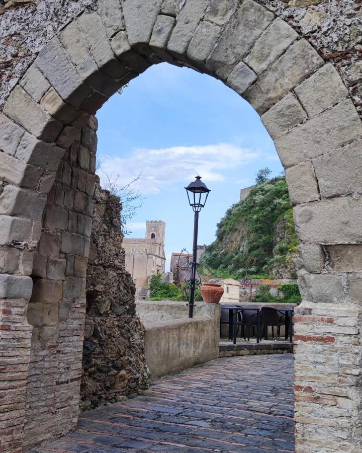 Вілла Torrevarata Vacanze Санта-Тереза-ді-Рива Екстер'єр фото